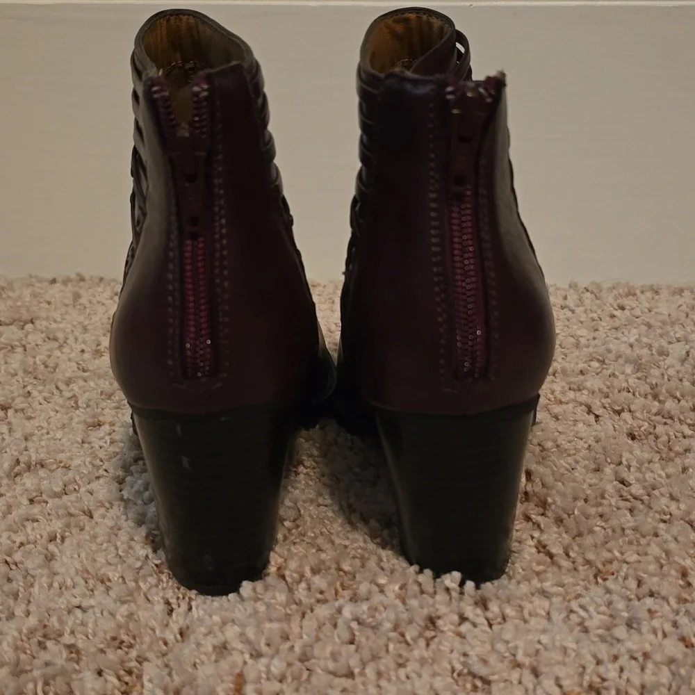 Women's Avenue Burgundy Cloudwalkers Ankle Boots Size 8.5W (0718)